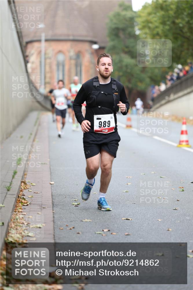 05.10.2025 - 20. swb-Marathon Bremen Michael Strokosch http://msf.ph/oto/9214862 05.10.2025 12:39:53 Laufen 989 meine-sportfotos.de