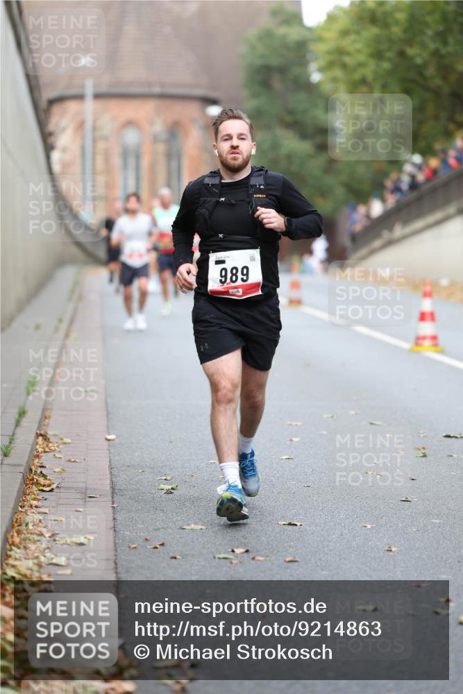 05.10.2025 - 20. swb-Marathon Bremen Michael Strokosch http://msf.ph/oto/9214863 05.10.2025 12:39:53 Laufen 989 meine-sportfotos.de