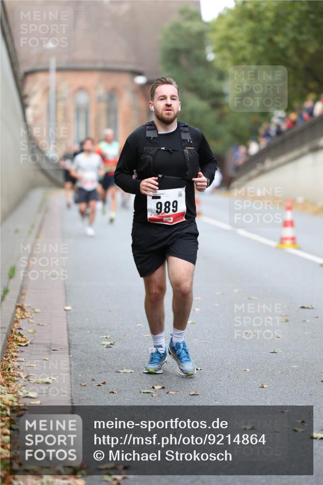 05.10.2025 - 20. swb-Marathon Bremen Michael Strokosch http://msf.ph/oto/9214864 05.10.2025 12:39:54 Laufen 989 meine-sportfotos.de