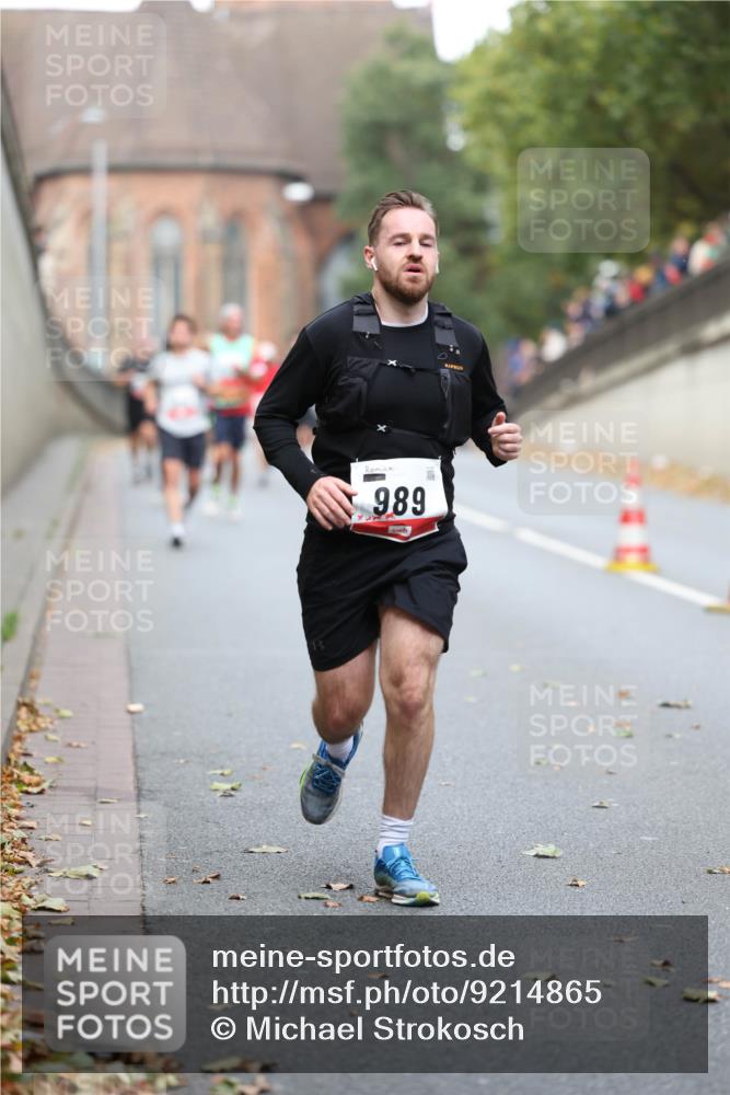 05.10.2025 - 20. swb-Marathon Bremen Michael Strokosch http://msf.ph/oto/9214865 05.10.2025 12:39:54 Laufen 989, 44 meine-sportfotos.de