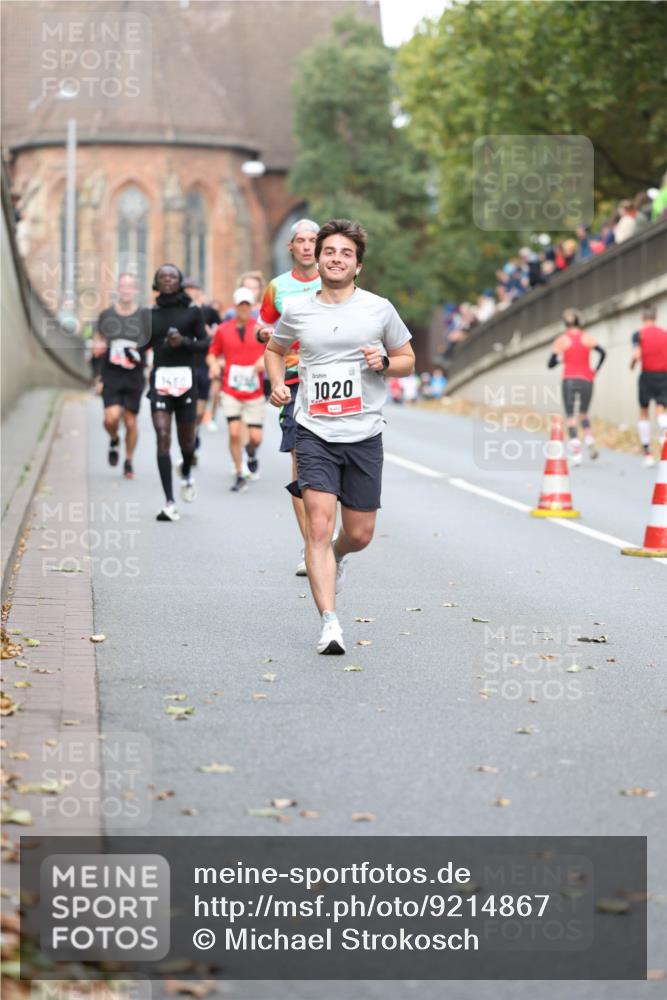 05.10.2025 - 20. swb-Marathon Bremen Michael Strokosch http://msf.ph/oto/9214867 05.10.2025 12:39:58 Laufen 1020 meine-sportfotos.de