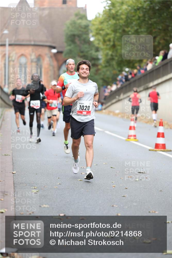 05.10.2025 - 20. swb-Marathon Bremen Michael Strokosch http://msf.ph/oto/9214868 05.10.2025 12:39:59 Laufen 1020 meine-sportfotos.de