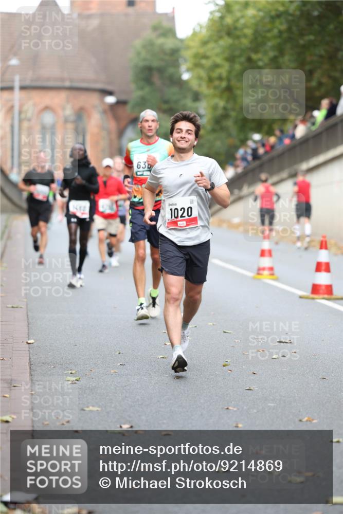 05.10.2025 - 20. swb-Marathon Bremen Michael Strokosch http://msf.ph/oto/9214869 05.10.2025 12:39:59 Laufen 63, 1020 meine-sportfotos.de