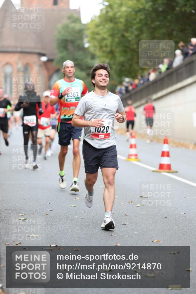 05.10.2025 - 20. swb-Marathon Bremen Michael Strokosch http://msf.ph/oto/9214870 05.10.2025 12:39:59 Laufen 6367, 1020 meine-sportfotos.de