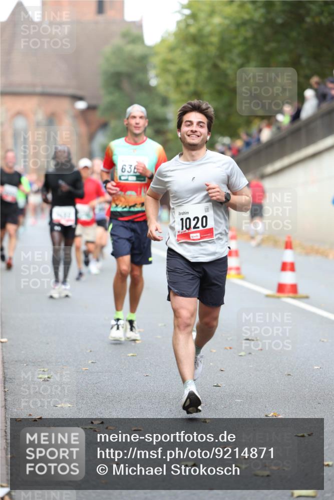 05.10.2025 - 20. swb-Marathon Bremen Michael Strokosch http://msf.ph/oto/9214871 05.10.2025 12:40:00 Laufen 636, 1020 meine-sportfotos.de