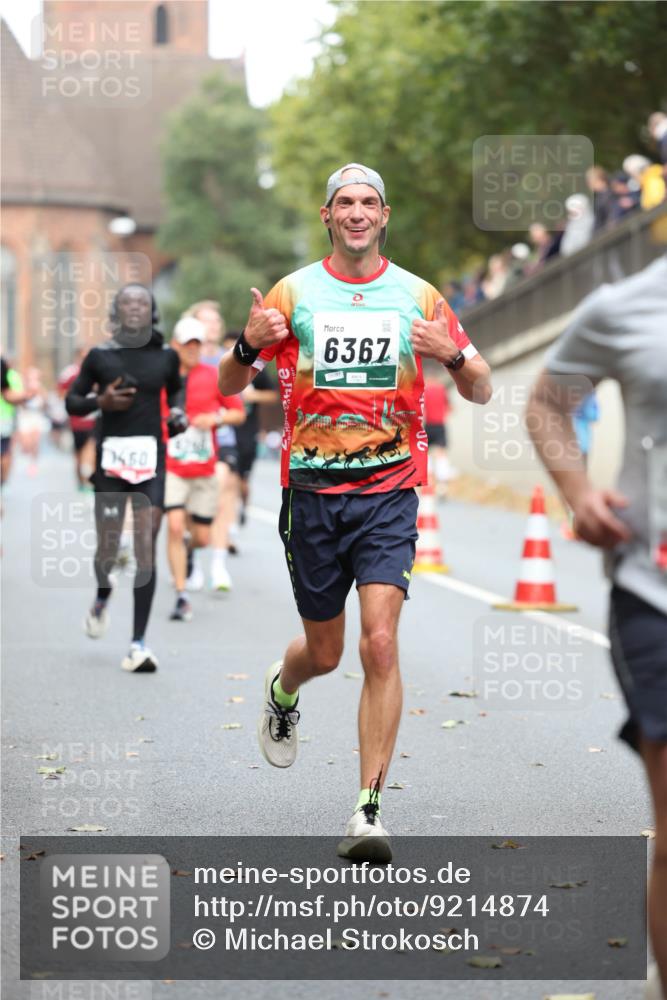 05.10.2025 - 20. swb-Marathon Bremen Michael Strokosch http://msf.ph/oto/9214874 05.10.2025 12:40:01 Laufen 1450, 6367 meine-sportfotos.de