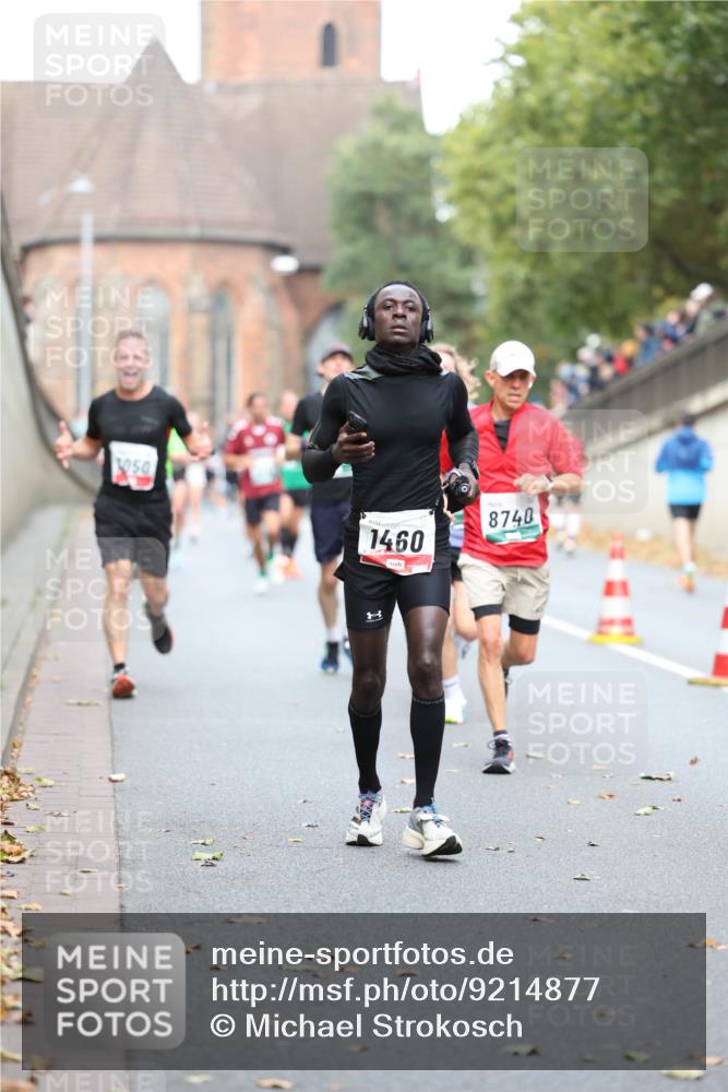 05.10.2025 - 20. swb-Marathon Bremen Michael Strokosch http://msf.ph/oto/9214877 05.10.2025 12:40:02 Laufen 3050, 8740, 1460 meine-sportfotos.de