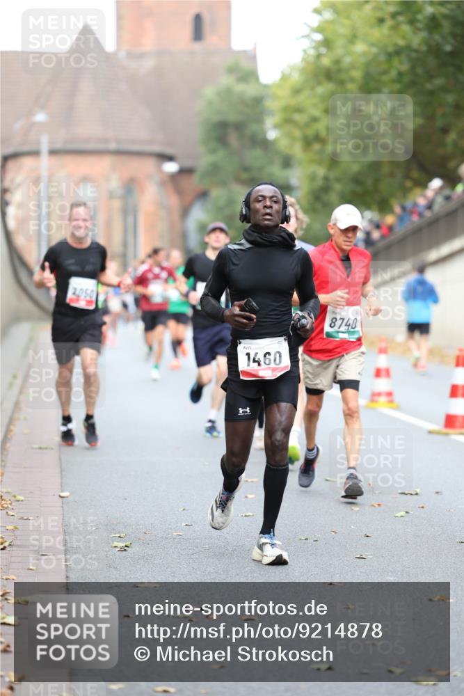 05.10.2025 - 20. swb-Marathon Bremen Michael Strokosch http://msf.ph/oto/9214878 05.10.2025 12:40:03 Laufen 1460, 8740, 1 meine-sportfotos.de
