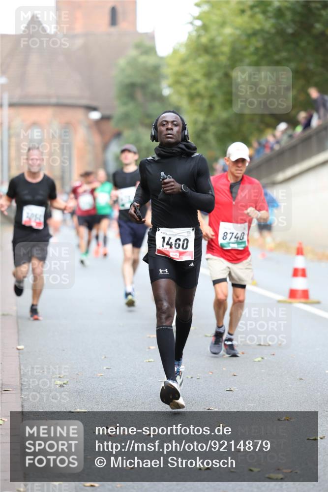 05.10.2025 - 20. swb-Marathon Bremen Michael Strokosch http://msf.ph/oto/9214879 05.10.2025 12:40:03 Laufen 1460, 8740 meine-sportfotos.de