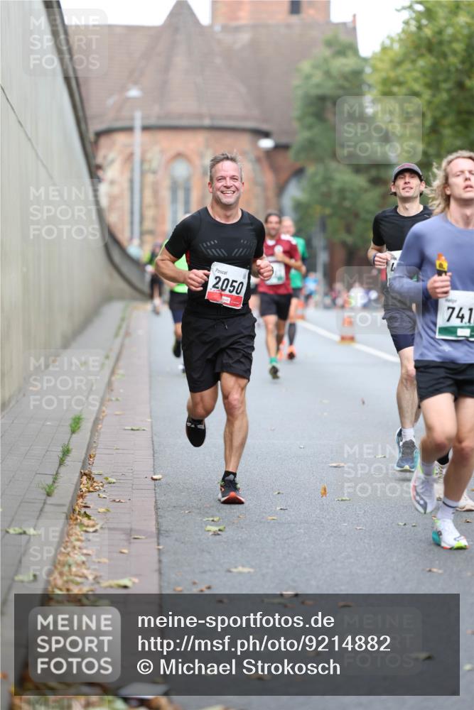 05.10.2025 - 20. swb-Marathon Bremen Michael Strokosch http://msf.ph/oto/9214882 05.10.2025 12:40:04 Laufen 2050, 741 meine-sportfotos.de