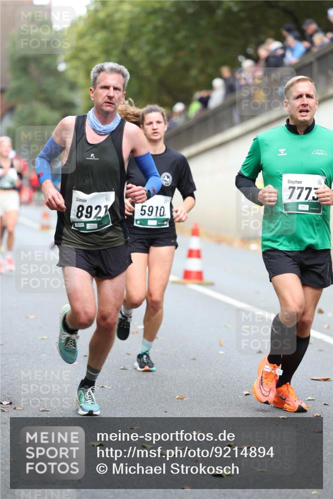 05.10.2025 - 20. swb-Marathon Bremen Michael Strokosch http://msf.ph/oto/9214894 05.10.2025 12:40:11 Laufen 8921, 5910, 7773 meine-sportfotos.de
