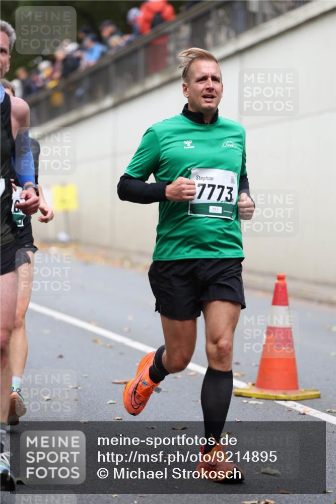 05.10.2025 - 20. swb-Marathon Bremen Michael Strokosch http://msf.ph/oto/9214895 05.10.2025 12:40:12 Laufen 7773 meine-sportfotos.de