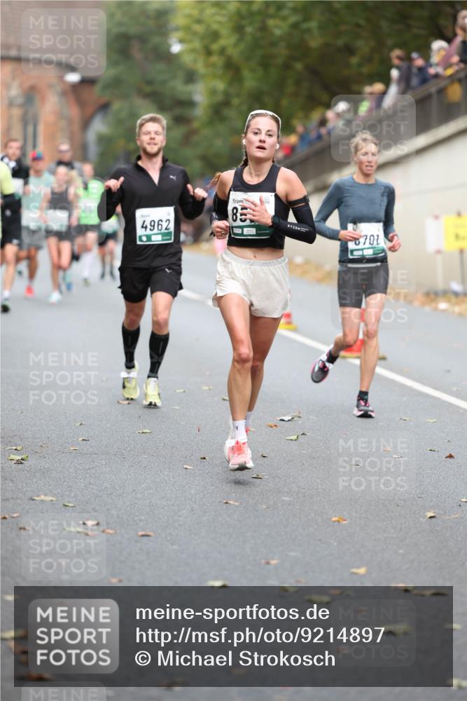 05.10.2025 - 20. swb-Marathon Bremen Michael Strokosch http://msf.ph/oto/9214897 05.10.2025 12:40:15 Laufen 4962, 85, 8701 meine-sportfotos.de