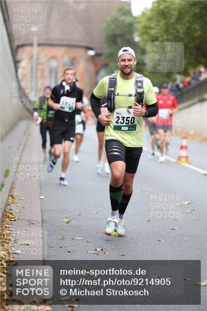 05.10.2025 - 20. swb-Marathon Bremen Michael Strokosch http://msf.ph/oto/9214905 05.10.2025 12:40:17 Laufen 5842, 2350 meine-sportfotos.de