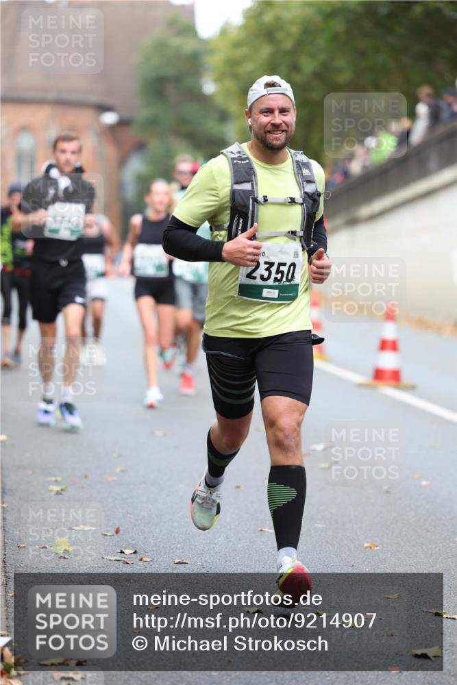 05.10.2025 - 20. swb-Marathon Bremen Michael Strokosch http://msf.ph/oto/9214907 05.10.2025 12:40:18 Laufen 0, 2350 meine-sportfotos.de