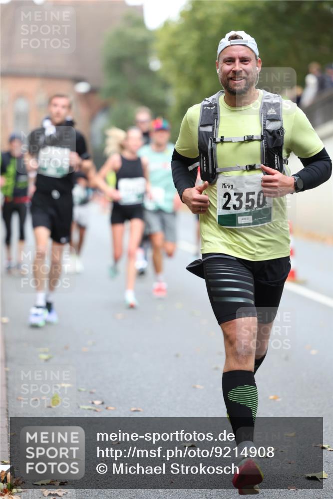 05.10.2025 - 20. swb-Marathon Bremen Michael Strokosch http://msf.ph/oto/9214908 05.10.2025 12:40:18 Laufen 2350 meine-sportfotos.de