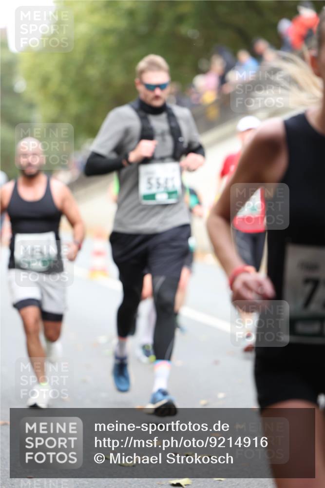 05.10.2025 - 20. swb-Marathon Bremen Michael Strokosch http://msf.ph/oto/9214916 05.10.2025 12:40:22 Laufen 5841, 7 meine-sportfotos.de