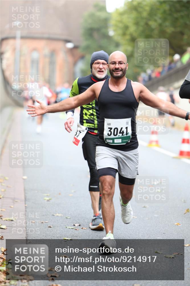 05.10.2025 - 20. swb-Marathon Bremen Michael Strokosch http://msf.ph/oto/9214917 05.10.2025 12:40:22 Laufen 3041 meine-sportfotos.de
