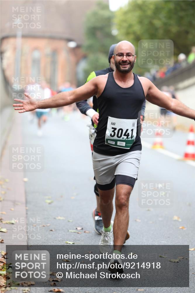 05.10.2025 - 20. swb-Marathon Bremen Michael Strokosch http://msf.ph/oto/9214918 05.10.2025 12:40:22 Laufen 3041, 04125 meine-sportfotos.de
