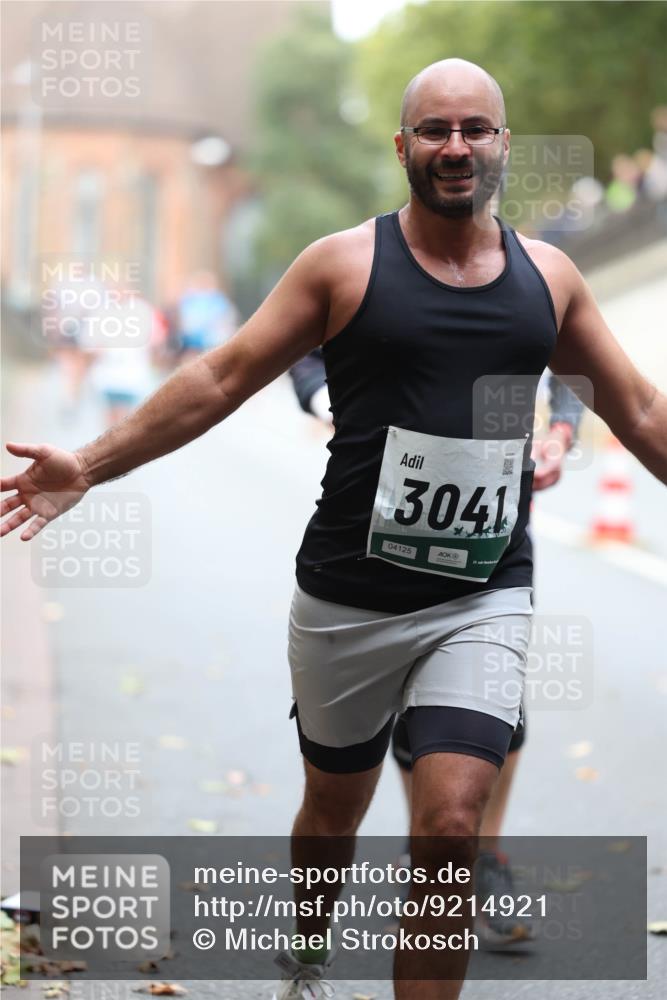05.10.2025 - 20. swb-Marathon Bremen Michael Strokosch http://msf.ph/oto/9214921 05.10.2025 12:40:23 Laufen 3041, 04125 meine-sportfotos.de