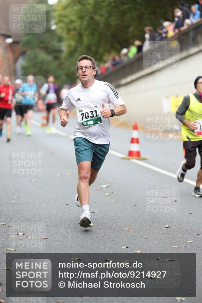 05.10.2025 - 20. swb-Marathon Bremen Michael Strokosch http://msf.ph/oto/9214927 05.10.2025 12:40:28 Laufen 7031 meine-sportfotos.de
