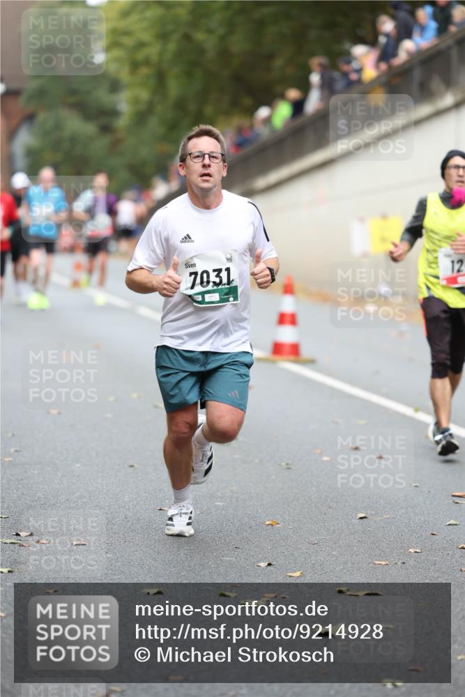 05.10.2025 - 20. swb-Marathon Bremen Michael Strokosch http://msf.ph/oto/9214928 05.10.2025 12:40:28 Laufen 7031, 12 meine-sportfotos.de