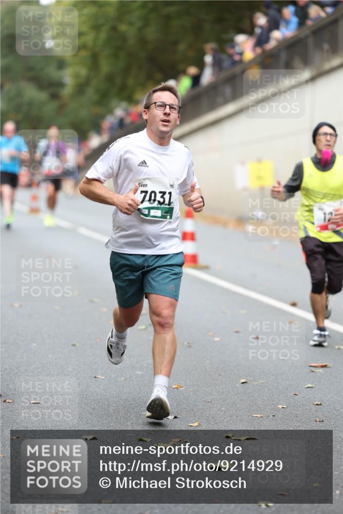 05.10.2025 - 20. swb-Marathon Bremen Michael Strokosch http://msf.ph/oto/9214929 05.10.2025 12:40:28 Laufen 7031 meine-sportfotos.de