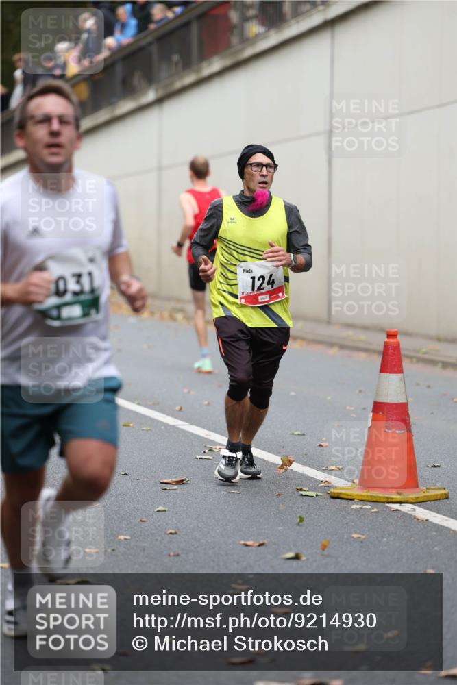 05.10.2025 - 20. swb-Marathon Bremen Michael Strokosch http://msf.ph/oto/9214930 05.10.2025 12:40:29 Laufen 031, 124 meine-sportfotos.de