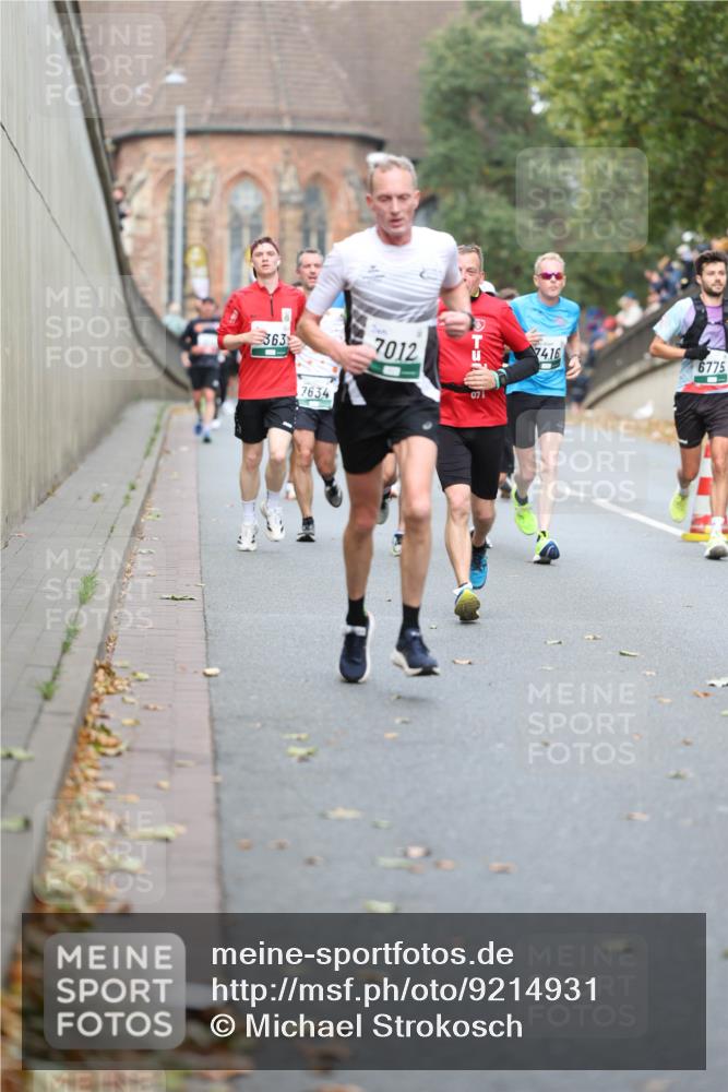05.10.2025 - 20. swb-Marathon Bremen Michael Strokosch http://msf.ph/oto/9214931 05.10.2025 12:40:31 Laufen 363, 7634, 7012, 07, 7416, 6775 meine-sportfotos.de