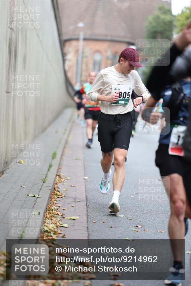 05.10.2025 - 20. swb-Marathon Bremen Michael Strokosch http://msf.ph/oto/9214962 05.10.2025 12:40:48 Laufen 805 meine-sportfotos.de