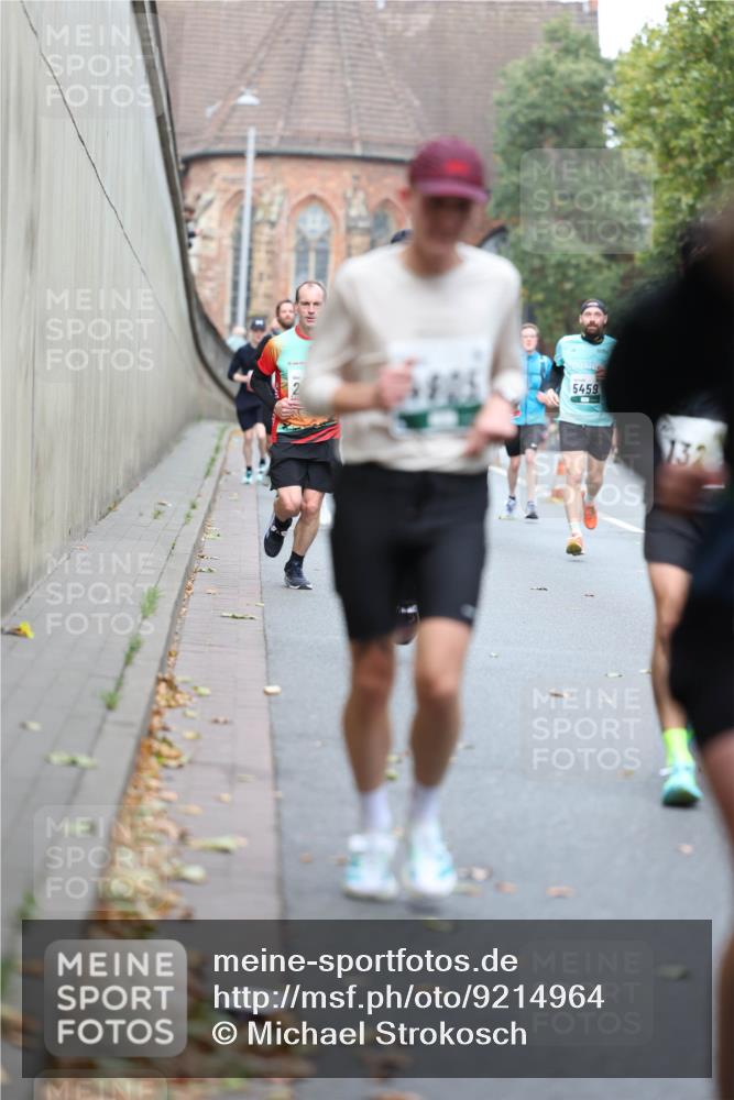05.10.2025 - 20. swb-Marathon Bremen Michael Strokosch http://msf.ph/oto/9214964 05.10.2025 12:40:49 Laufen 5459, 132 meine-sportfotos.de