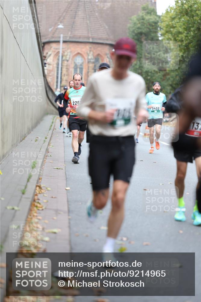 05.10.2025 - 20. swb-Marathon Bremen Michael Strokosch http://msf.ph/oto/9214965 05.10.2025 12:40:49 Laufen 226, 711, 5459, 13 meine-sportfotos.de