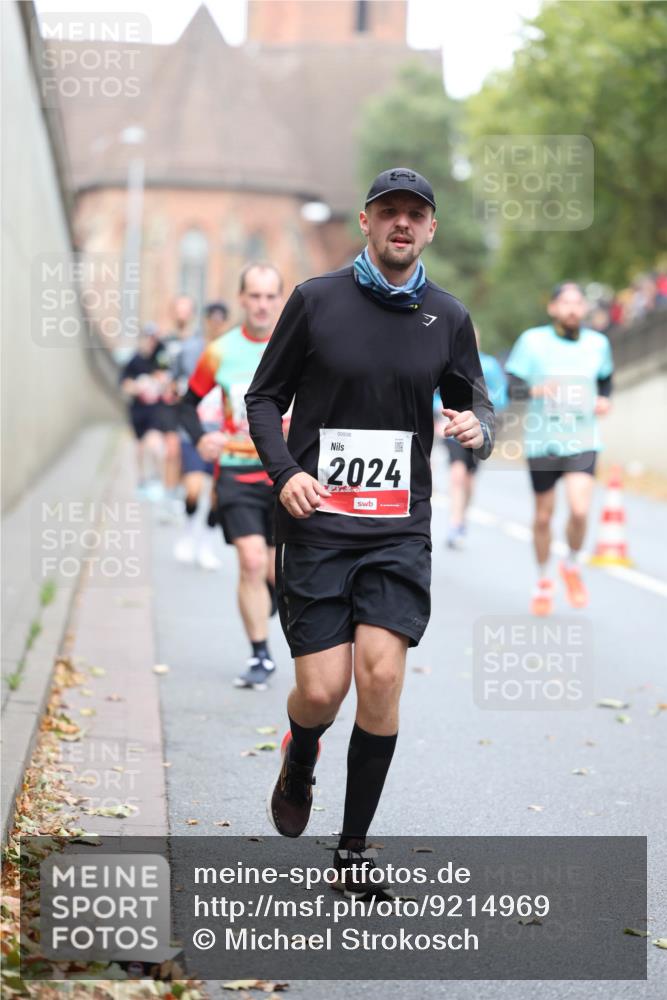 05.10.2025 - 20. swb-Marathon Bremen Michael Strokosch http://msf.ph/oto/9214969 05.10.2025 12:40:51 Laufen 00506, 2024 meine-sportfotos.de