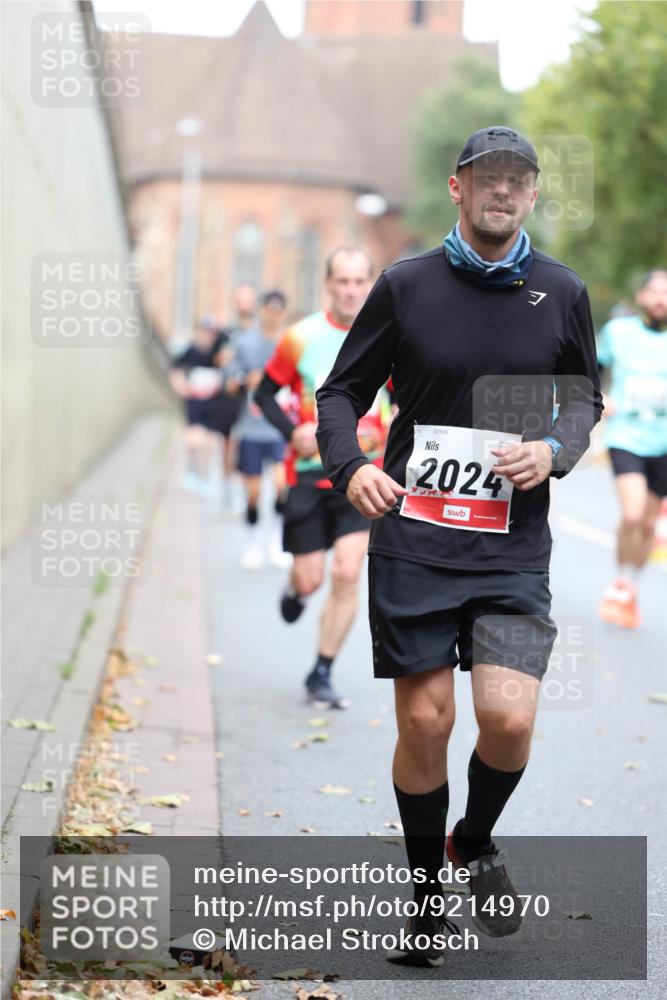 05.10.2025 - 20. swb-Marathon Bremen Michael Strokosch http://msf.ph/oto/9214970 05.10.2025 12:40:51 Laufen 00506, 2024 meine-sportfotos.de