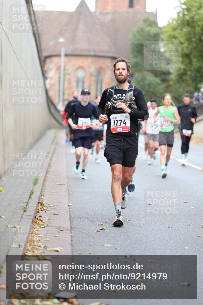 05.10.2025 - 20. swb-Marathon Bremen Michael Strokosch http://msf.ph/oto/9214979 05.10.2025 12:40:57 Laufen 1774 meine-sportfotos.de