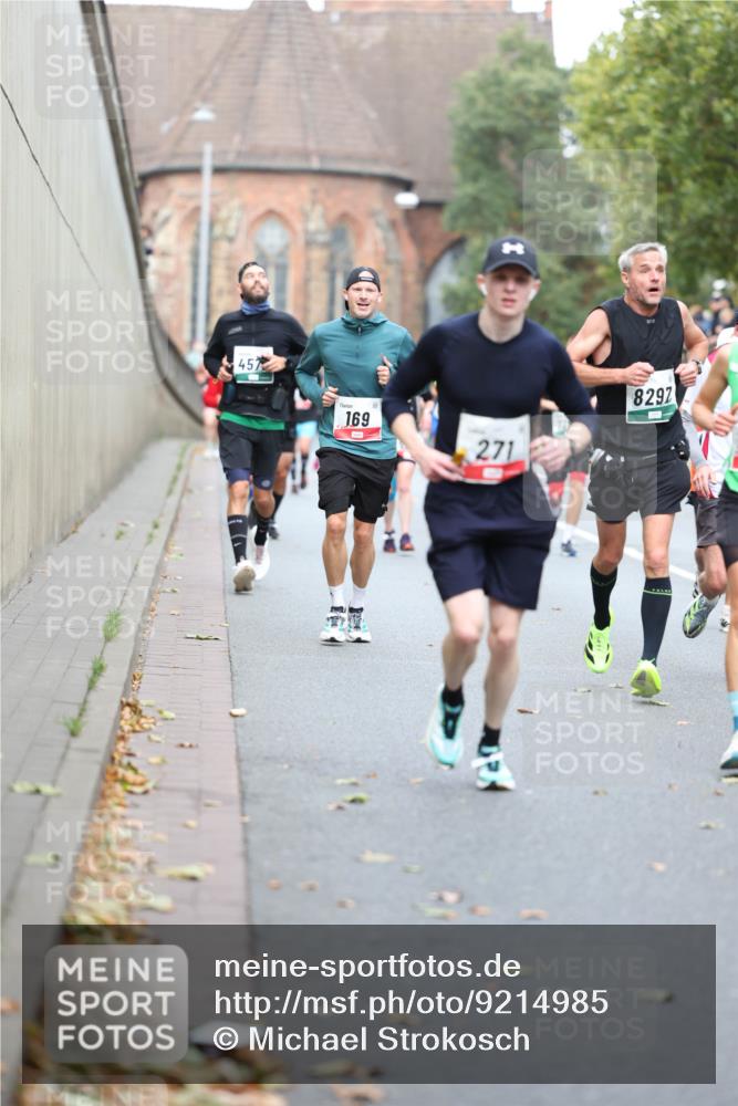 05.10.2025 - 20. swb-Marathon Bremen Michael Strokosch http://msf.ph/oto/9214985 05.10.2025 12:41:00 Laufen 457, 169, 271, 8297 meine-sportfotos.de