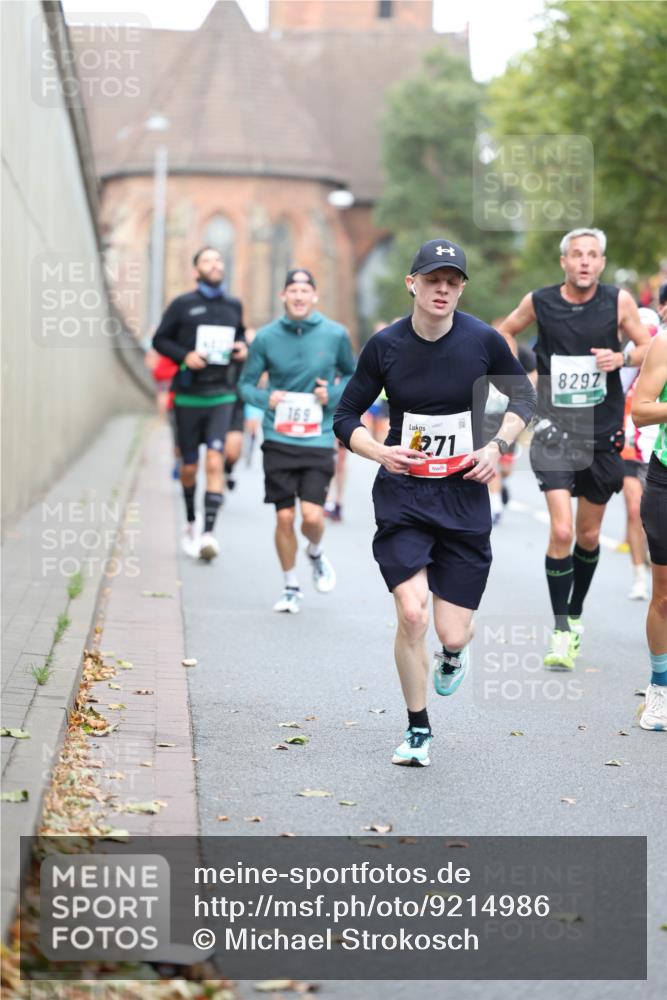 05.10.2025 - 20. swb-Marathon Bremen Michael Strokosch http://msf.ph/oto/9214986 05.10.2025 12:41:00 Laufen 169, 271, 8297 meine-sportfotos.de