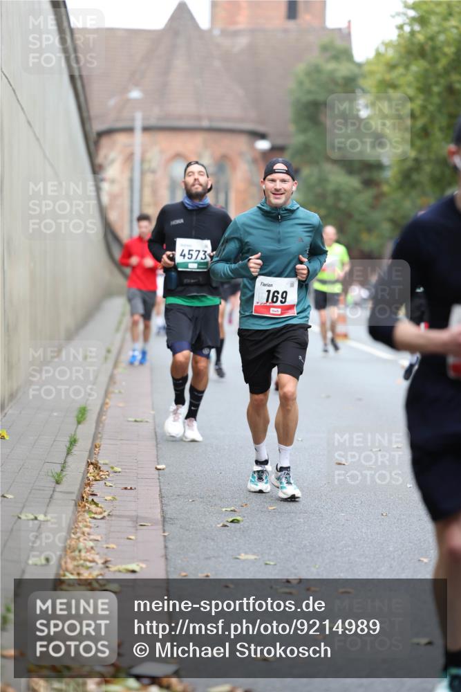 05.10.2025 - 20. swb-Marathon Bremen Michael Strokosch http://msf.ph/oto/9214989 05.10.2025 12:41:02 Laufen 4573, 169 meine-sportfotos.de