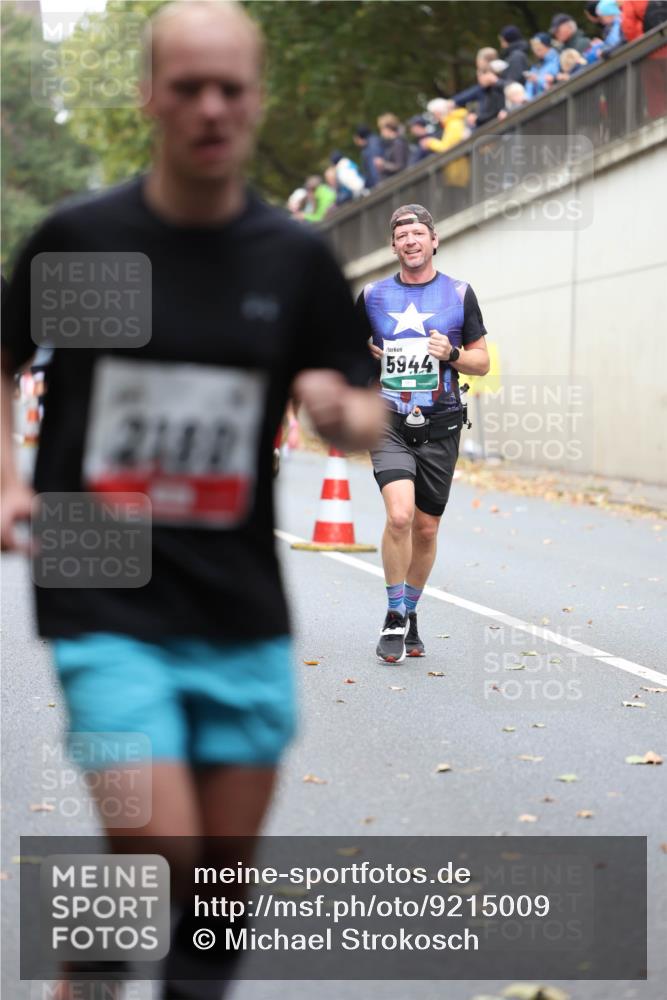05.10.2025 - 20. swb-Marathon Bremen Michael Strokosch http://msf.ph/oto/9215009 05.10.2025 12:41:14 Laufen 2111, 5944 meine-sportfotos.de