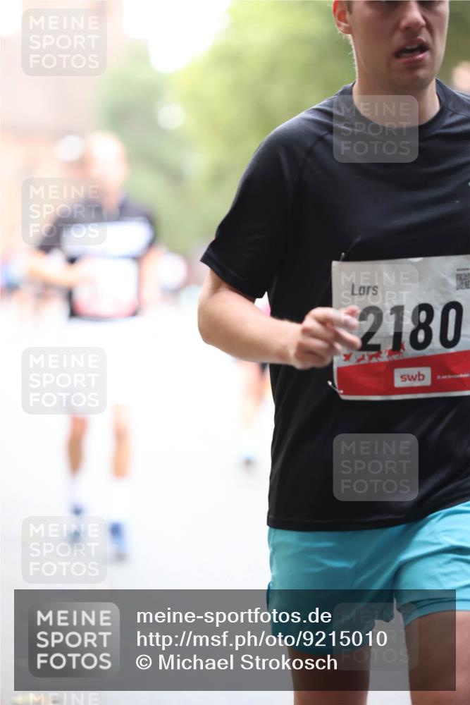 05.10.2025 - 20. swb-Marathon Bremen Michael Strokosch http://msf.ph/oto/9215010 05.10.2025 12:41:14 Laufen 2180 meine-sportfotos.de