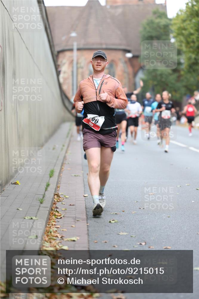 05.10.2025 - 20. swb-Marathon Bremen Michael Strokosch http://msf.ph/oto/9215015 05.10.2025 12:41:17 Laufen 60 meine-sportfotos.de