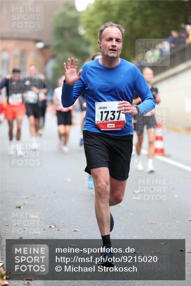 05.10.2025 - 20. swb-Marathon Bremen Michael Strokosch http://msf.ph/oto/9215020 05.10.2025 12:41:21 Laufen 1737 meine-sportfotos.de