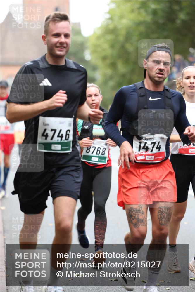 05.10.2025 - 20. swb-Marathon Bremen Michael Strokosch http://msf.ph/oto/9215027 05.10.2025 12:41:26 Laufen 4746, 8768, 1474, 5501 meine-sportfotos.de