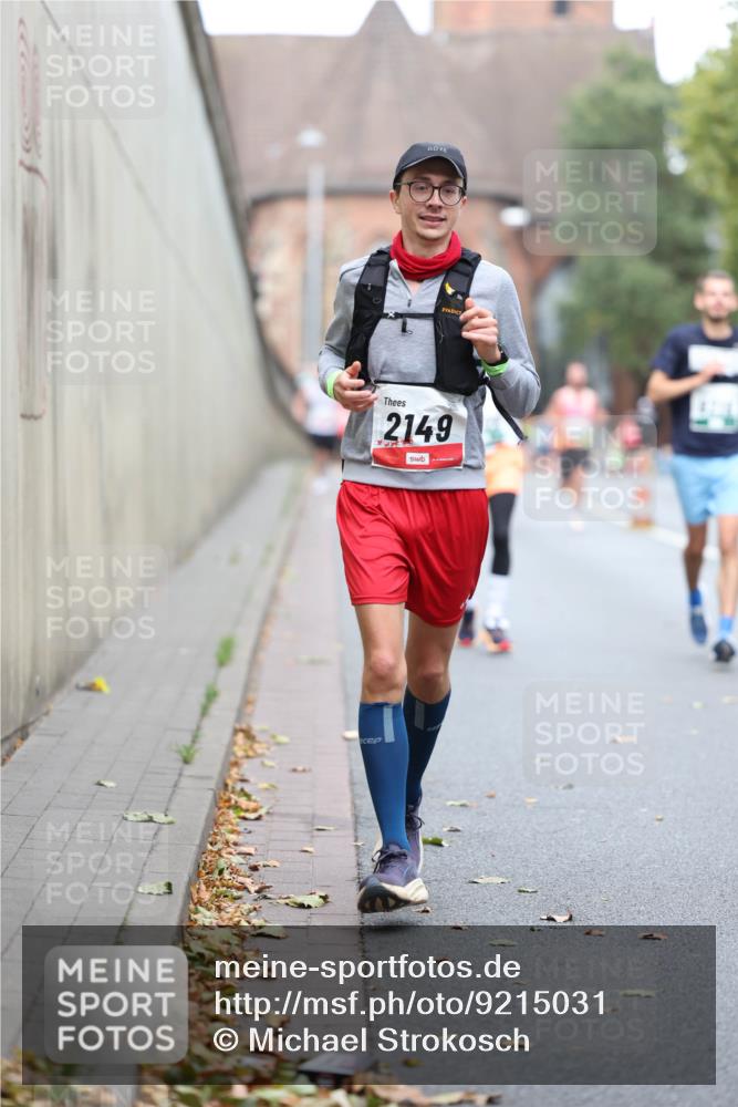 05.10.2025 - 20. swb-Marathon Bremen Michael Strokosch http://msf.ph/oto/9215031 05.10.2025 12:41:28 Laufen 2149 meine-sportfotos.de