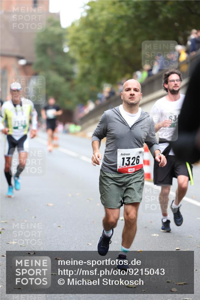 05.10.2025 - 20. swb-Marathon Bremen Michael Strokosch http://msf.ph/oto/9215043 05.10.2025 12:41:39 Laufen 1326, 93 meine-sportfotos.de