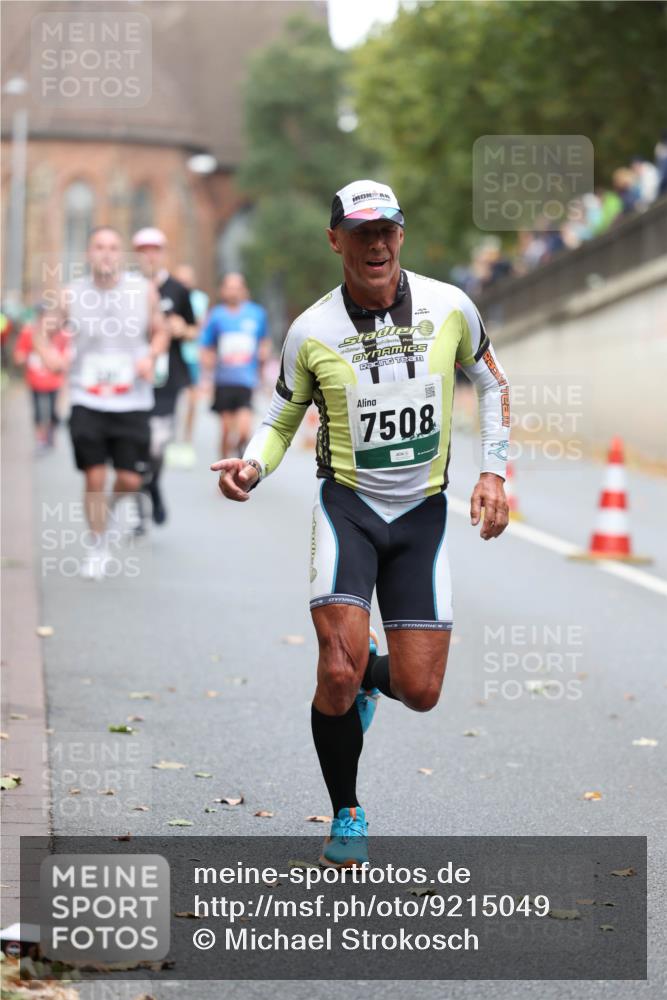 05.10.2025 - 20. swb-Marathon Bremen Michael Strokosch http://msf.ph/oto/9215049 05.10.2025 12:41:41 Laufen 7508 meine-sportfotos.de