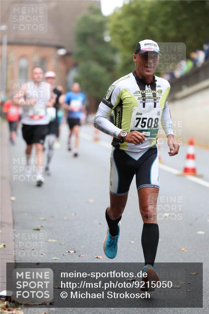 05.10.2025 - 20. swb-Marathon Bremen Michael Strokosch http://msf.ph/oto/9215050 05.10.2025 12:41:41 Laufen 7508 meine-sportfotos.de
