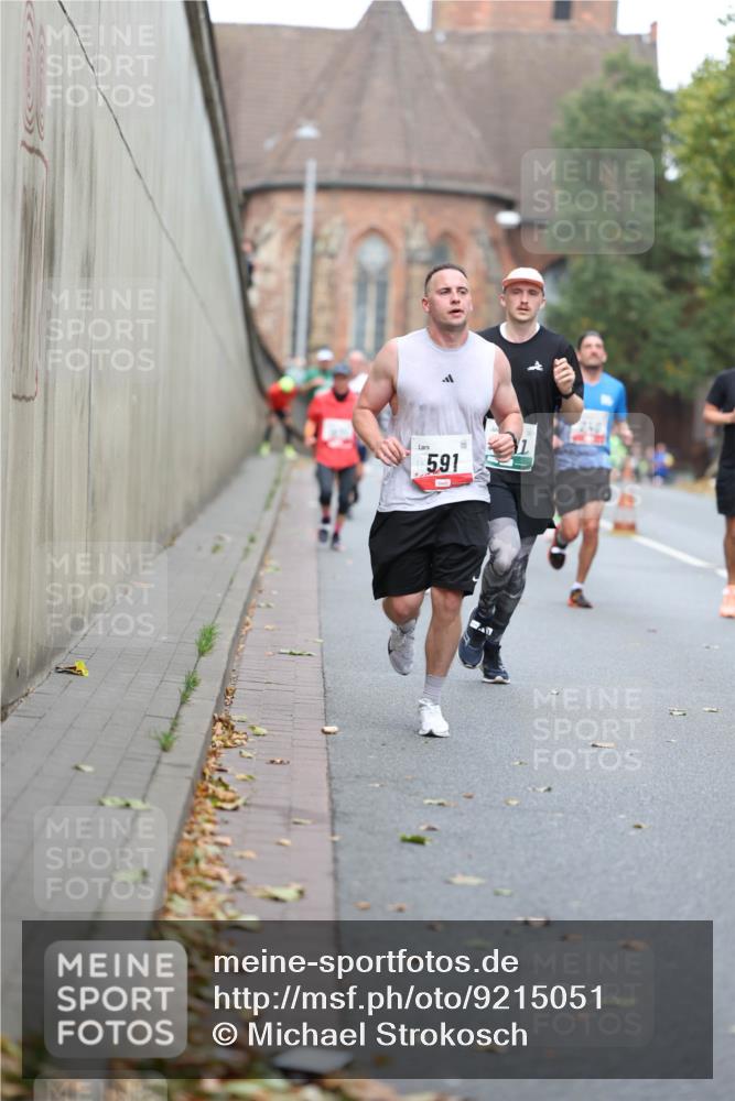 05.10.2025 - 20. swb-Marathon Bremen Michael Strokosch http://msf.ph/oto/9215051 05.10.2025 12:41:42 Laufen 591, 240 meine-sportfotos.de