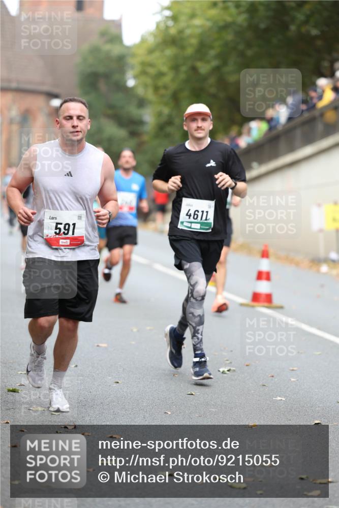 05.10.2025 - 20. swb-Marathon Bremen Michael Strokosch http://msf.ph/oto/9215055 05.10.2025 12:41:43 Laufen 591, 4611 meine-sportfotos.de