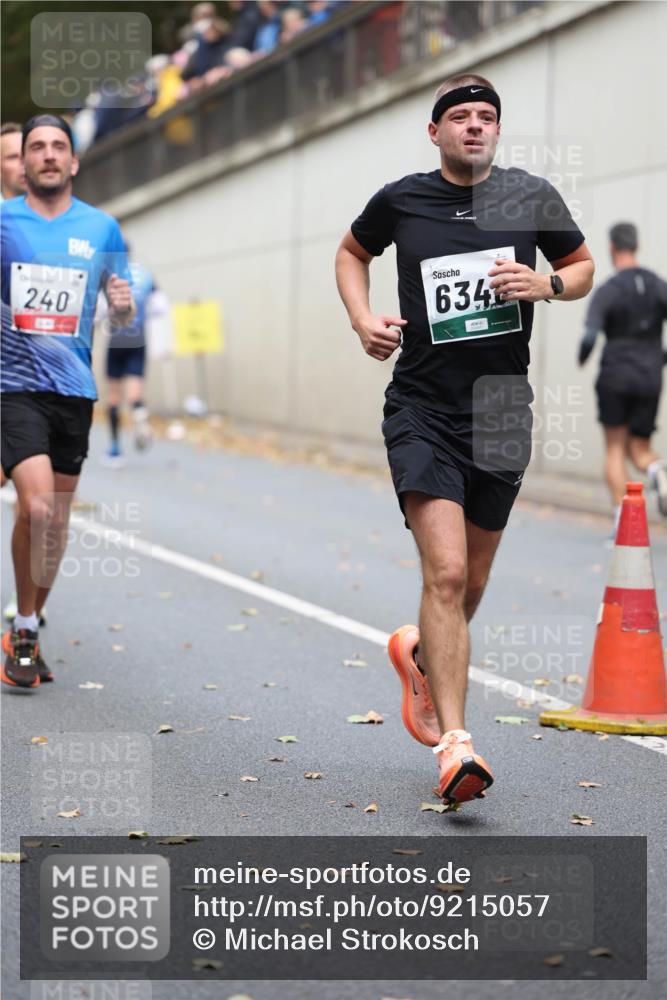 05.10.2025 - 20. swb-Marathon Bremen Michael Strokosch http://msf.ph/oto/9215057 05.10.2025 12:41:46 Laufen 240, 634 meine-sportfotos.de